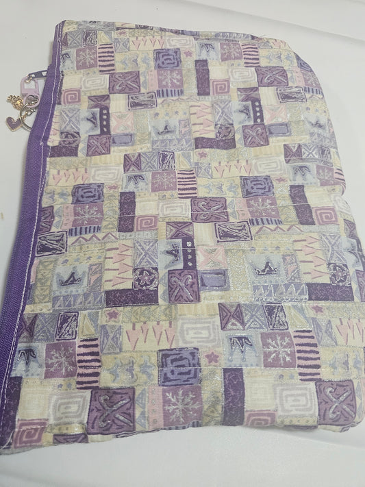 Clutch zipper pouch