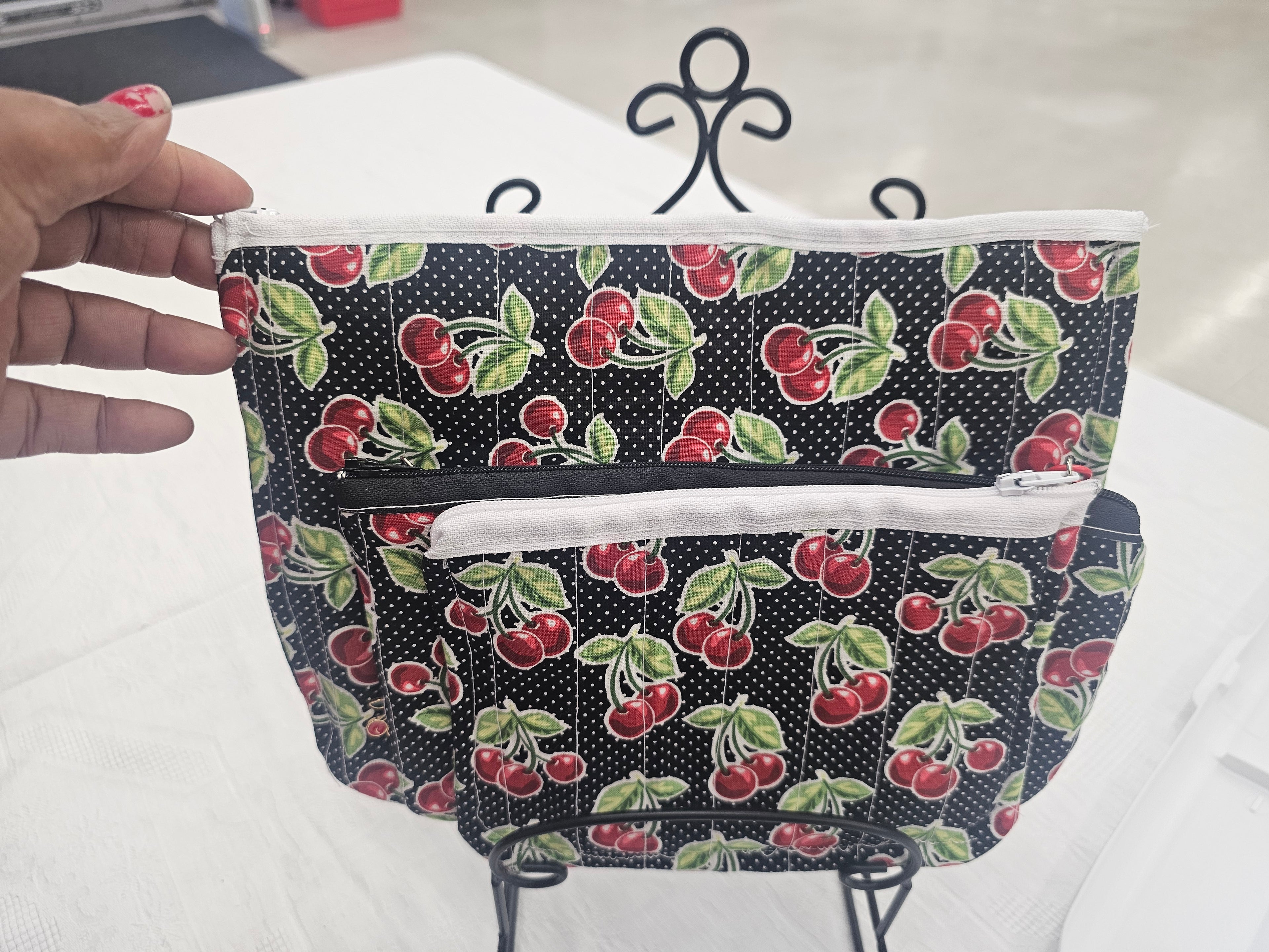 Elegant everyday pouch set
