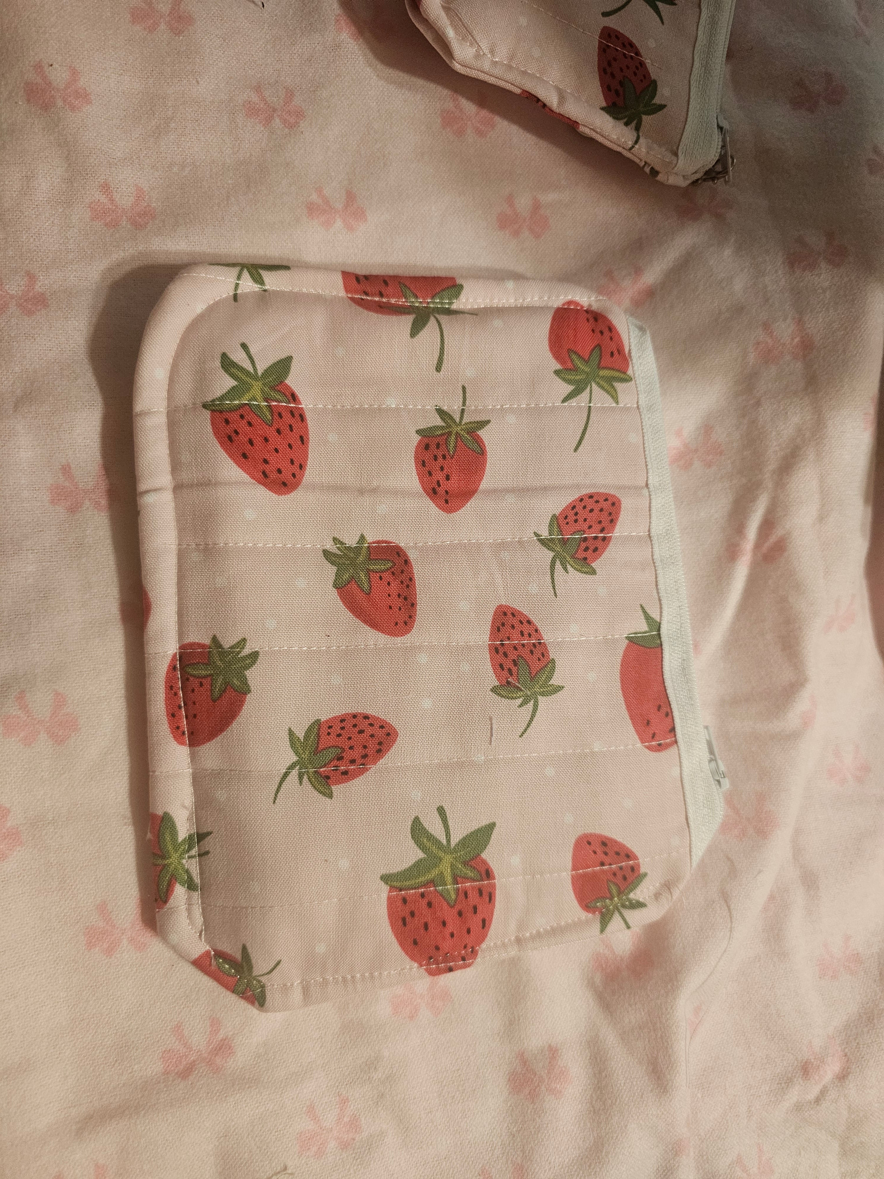Strawberry small zipper pouch